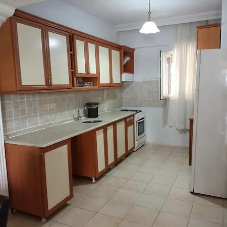 Barlas فتحية